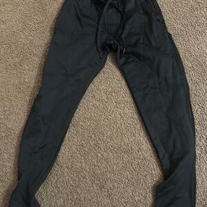 Men’s small Legend athletic pants black